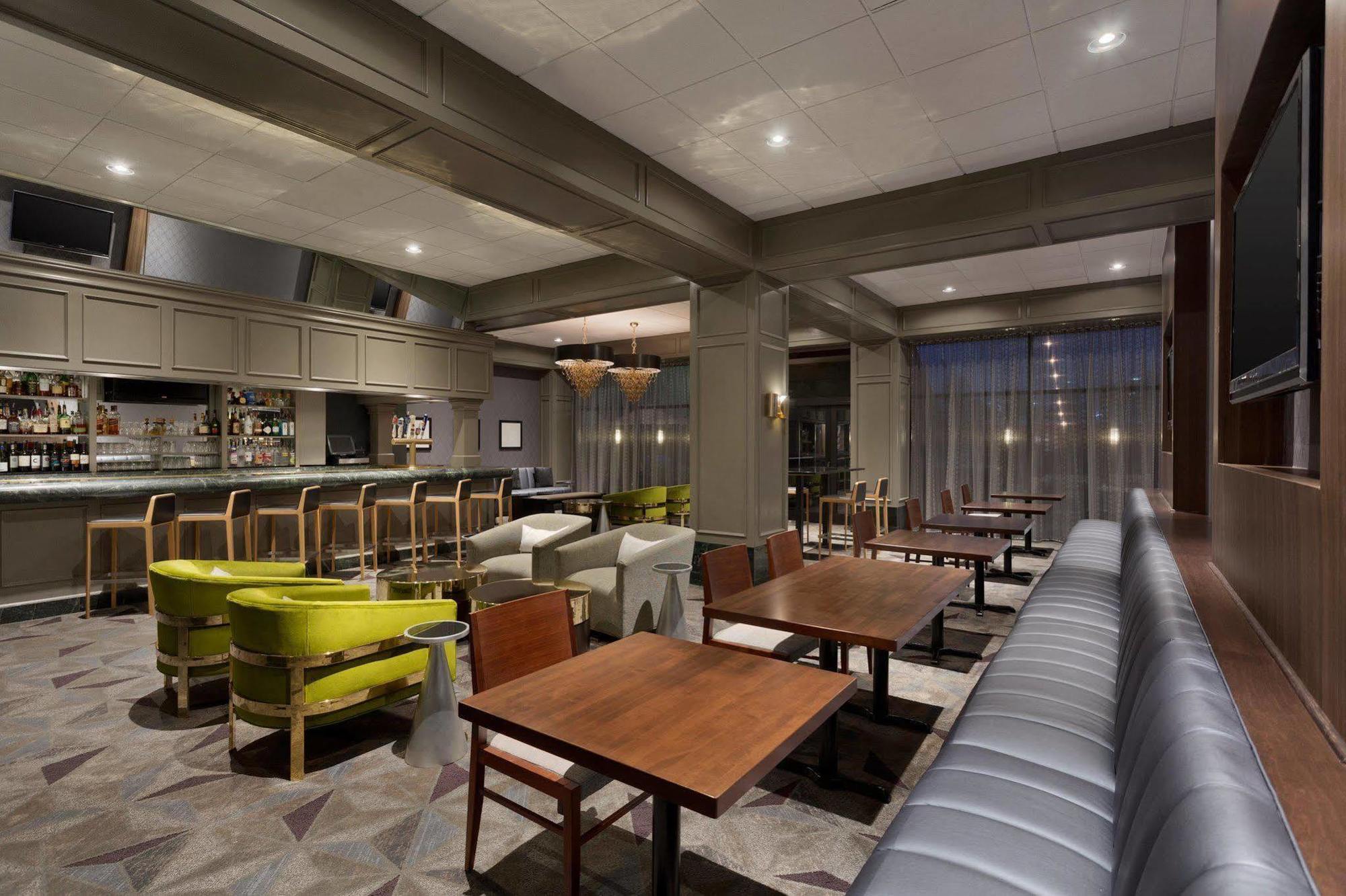 Courtyard Chicago Oakbrook Terrace Hotel Buitenkant foto